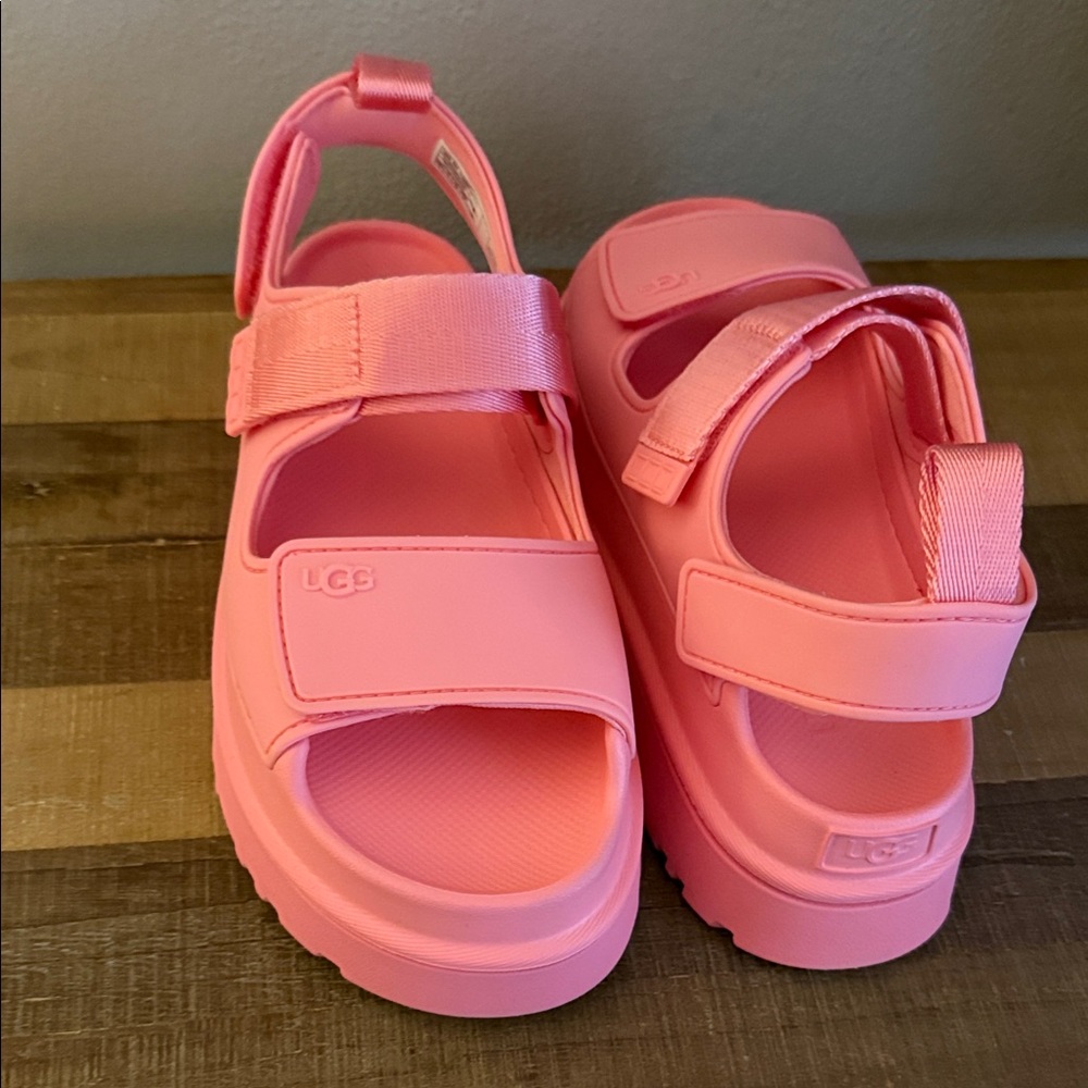 UGG GOLDENGLOW SANDAL